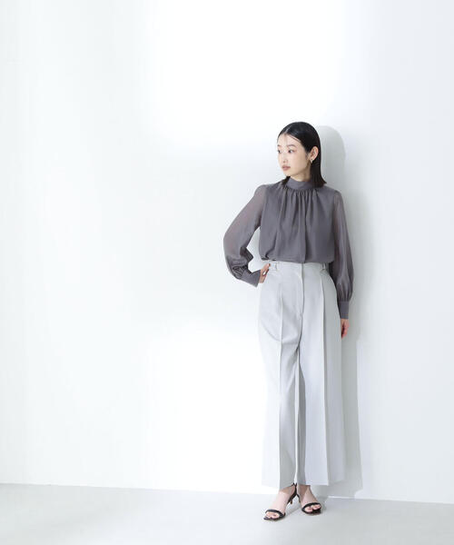 NATURAL BEAUTY BASIC(ナチュラルビューティーベーシック)の「◇ハイネックボリュームシアーブラウス(シャツ/ブラウス・レディース・オフホワイト/グレー/ベージュ/チャコールグレー・MEDIUM/SMALL)」の18枚目の写真