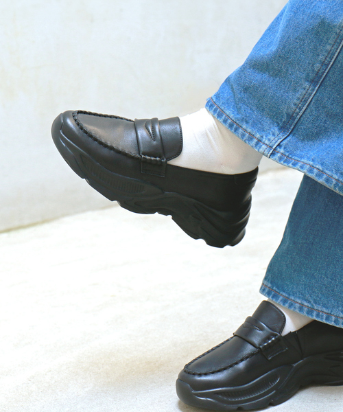 Au BANNISTER(オゥバニスター)の「【軽量/厚底】ローファーモチーフスニーカー(ローファー・レディース・アイボリー/ブラック/シルバー・LL/S/M/L)」の5枚目の写真