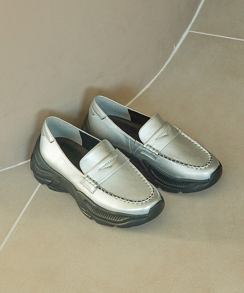 Au BANNISTER(オゥバニスター)の「【軽量/厚底】ローファーモチーフスニーカー(ローファー・レディース・アイボリー/ブラック/シルバー・LL/S/M/L)」の8枚目の写真