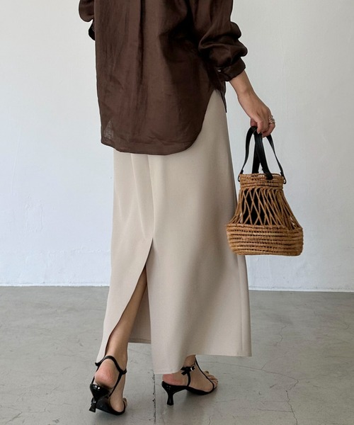 Doux archives(ドゥアルシーヴ)の「ダブルクロスタイトスカート(スカート・レディース・ブラック/グレー/ベージュ・SMALL/MEDIUM)」の3枚目の写真