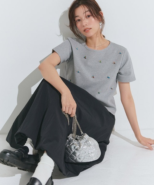 Pierrot(ピエロ)の「多色ビジュー使いプルオーバー(Tシャツ/カットソー・レディース・杢グレー/アイボリー・M/L)」の5枚目の写真