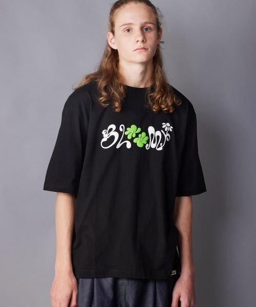 rehacer(レアセル)の「rehacer : Bloom Logo Relax Fit T-shirt / ブルームロゴ リラックスフィット Tシャツ(Tシャツ/カットソー・メンズ・ホワイト/ブラック・SMALL/MEDIUM/LARGE/X-LARGE)」の4枚目の写真