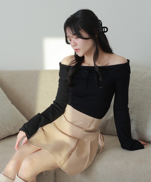 M DOLLY（エムドリー）の「offshoulder ribbon knit tops/オフショルダーリボンニットトップス（ニット/セーター・レディース・ブラック/アイボリー・S/M）」の3枚目の写真