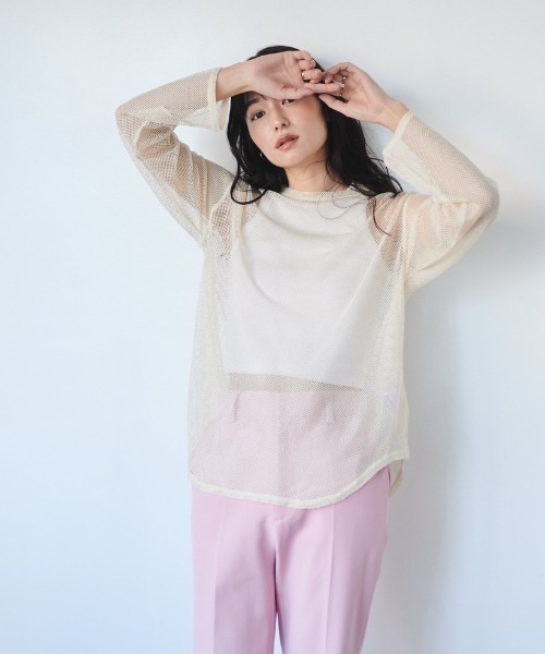 FMiBL（ファミル）の「ラメメッシュクルーロングTシャツ（Tシャツ/カットソー・レディース・アイボリー/ブラック・FREE）」の2枚目の写真