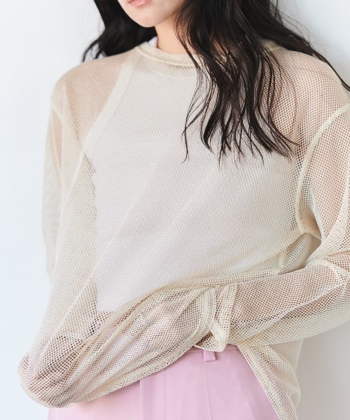 FMiBL（ファミル）の「ラメメッシュクルーロングTシャツ（Tシャツ/カットソー・レディース・アイボリー/ブラック・FREE）」の11枚目の写真