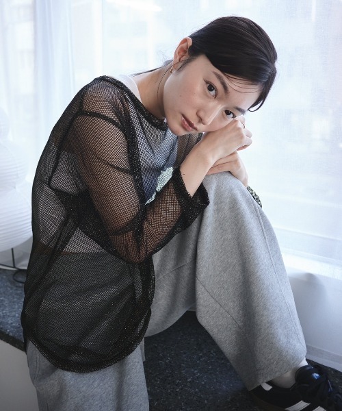 FMiBL（ファミル）の「ラメメッシュクルーロングTシャツ（Tシャツ/カットソー・レディース・アイボリー/ブラック・FREE）」の18枚目の写真