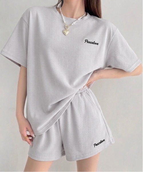 gossip!ロサンゼルス(ゴシップロサンゼルス)の「ビッグシルエットクルースウェット半袖Tシャツ&スウェットショートパンツ ルームウェア セットアップ(ルームウェア/パジャマ・レディース・グレー/ブラック/ベージュ/ブルー/ライトグレー/ネイビー・XL/M/L)」の2枚目の写真