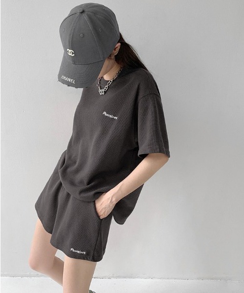 gossip!ロサンゼルス(ゴシップロサンゼルス)の「ビッグシルエットクルースウェット半袖Tシャツ&スウェットショートパンツ ルームウェア セットアップ(ルームウェア/パジャマ・レディース・グレー/ブラック/ベージュ/ブルー/ライトグレー/ネイビー・XL/M/L)」の20枚目の写真