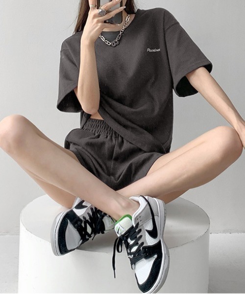 gossip!ロサンゼルス(ゴシップロサンゼルス)の「ビッグシルエットクルースウェット半袖Tシャツ&スウェットショートパンツ ルームウェア セットアップ(ルームウェア/パジャマ・レディース・グレー/ブラック/ベージュ/ブルー/ライトグレー/ネイビー・XL/M/L)」の22枚目の写真