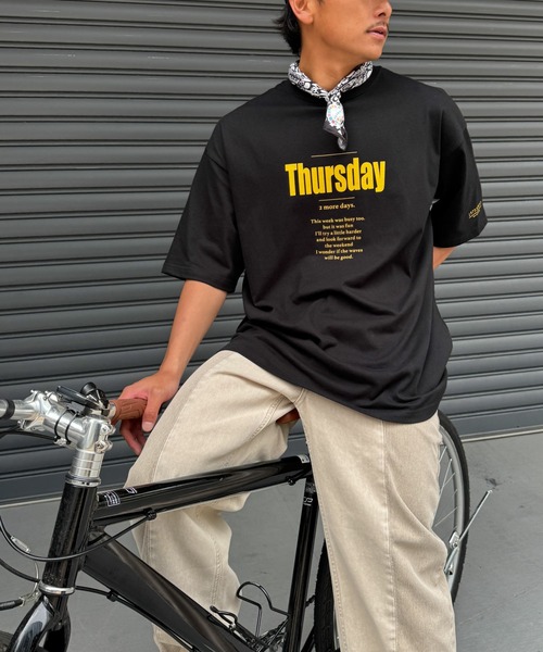 CANAL JEAN(キャナルジーン)の「1975 TOKYO Thursday半袖Tシャツ(Tシャツ/カットソー・レディース・ブラック/ホワイト・MEDIUM/LARGE/X-LARGE)」の2枚目の写真