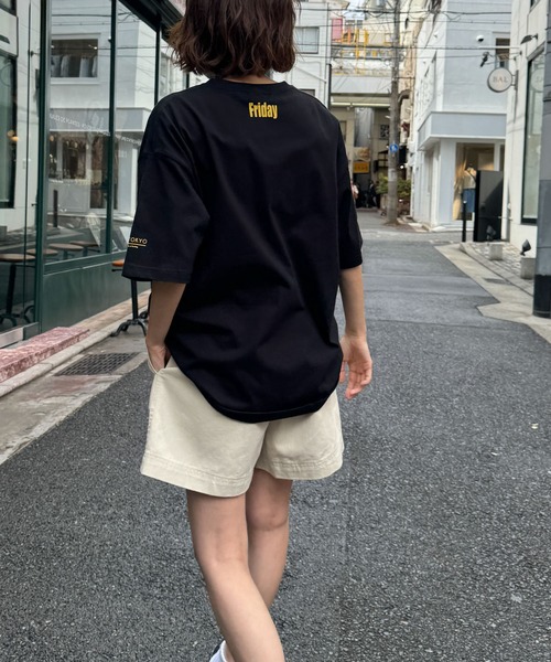 CANAL JEAN(キャナルジーン)の「1975 TOKYO Thursday半袖Tシャツ(Tシャツ/カットソー・レディース・ブラック/ホワイト・MEDIUM/LARGE/X-LARGE)」の5枚目の写真