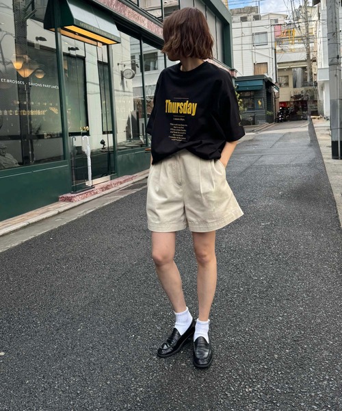 CANAL JEAN(キャナルジーン)の「1975 TOKYO Thursday半袖Tシャツ(Tシャツ/カットソー・レディース・ブラック/ホワイト・MEDIUM/LARGE/X-LARGE)」の6枚目の写真