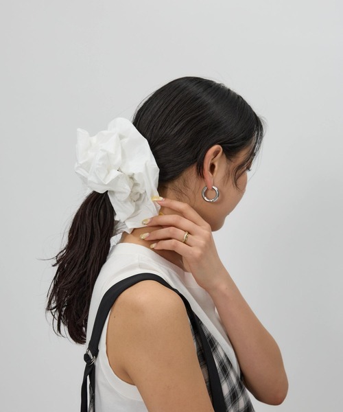 BABYLONE（バビロン）の「タイプライターシュシュ（シュシュ・レディース・オフホワイト/ブラック・FREE）」の5枚目の写真