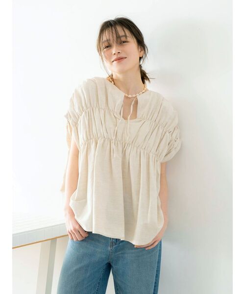 Ungrid(アングリッド)の「リネン混ギャザーノースリブラウス(シャツ/ブラウス・レディース・アイボリー/レッド/ブルー・FREE)」の5枚目の写真