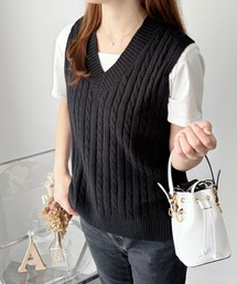 Amulet（アミュレット）の「そのまま着てもレイヤードしても◎オールシーズン活躍♪　ケーブルニットベスト（ベスト）」