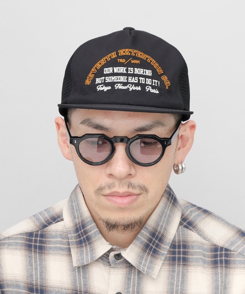 Basiquenti(ベーシックエンティ)の「平ツバ メッシュ トラッカーキャップ(キャップ・メンズ・ブラック/グリーン/ネイビー・FREE)」の21枚目の写真