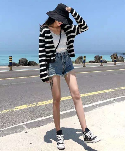 MASHIRO(マシロ)の「【MASHIRO】カットオフダメージハイウエストデニムショートパンツ(その他パンツ・レディース・ホワイト/ブラック/グレー/ブルー・SMALL/MEDIUM)」の8枚目の写真