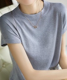 さりげなく輝くラメが主役。上品見えフレンチスリーブニット。