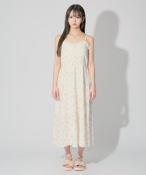 ALLuRing ChaRm(アリュリングチャーム)の「Pearl Floral Camisole Dress / パールフローラルキャミワンピース 小花柄(ワンピース・レディース・グリーン/ブルー/イエロー・FREE)」の8枚目の写真