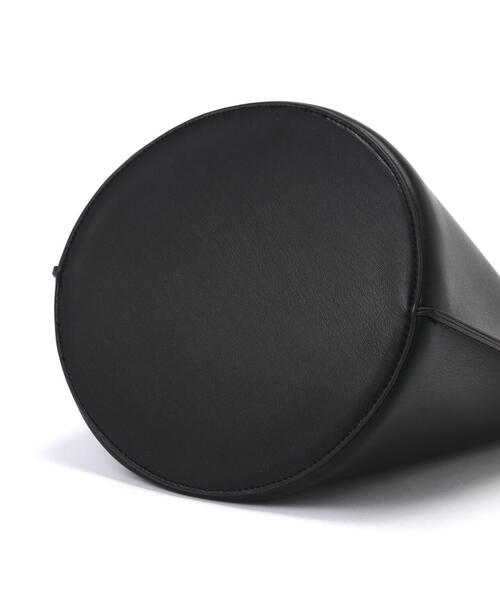 NATURAL BEAUTY BASIC（ナチュラルビューティーベーシック）の「◇ナローストラップバケットバッグ（ショルダーバッグ・レディース・ブラック/ワイン・ﾌﾘ-）」の12枚目の写真