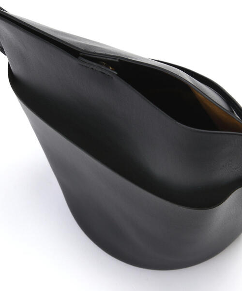 NATURAL BEAUTY BASIC（ナチュラルビューティーベーシック）の「◇ナローストラップバケットバッグ（ショルダーバッグ・レディース・ブラック/ワイン・ﾌﾘ-）」の13枚目の写真