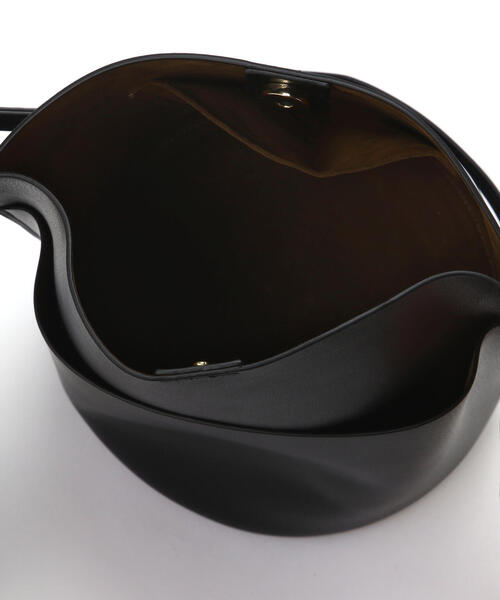 NATURAL BEAUTY BASIC（ナチュラルビューティーベーシック）の「◇ナローストラップバケットバッグ（ショルダーバッグ・レディース・ブラック/ワイン・ﾌﾘ-）」の14枚目の写真