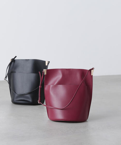 NATURAL BEAUTY BASIC（ナチュラルビューティーベーシック）の「◇ナローストラップバケットバッグ（ショルダーバッグ・レディース・ブラック/ワイン・ﾌﾘ-）」の15枚目の写真