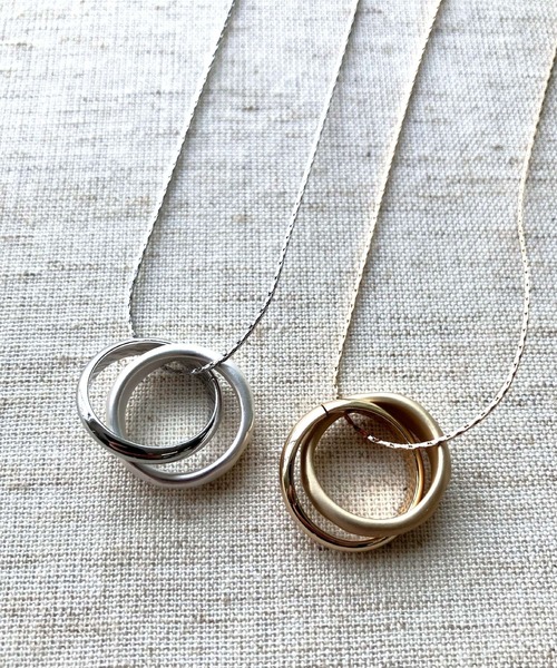 Q(キュー)の「異加工リングネックレス(ネックレス・レディース・シルバー/ゴールド・ONE SIZE)」の6枚目の写真
