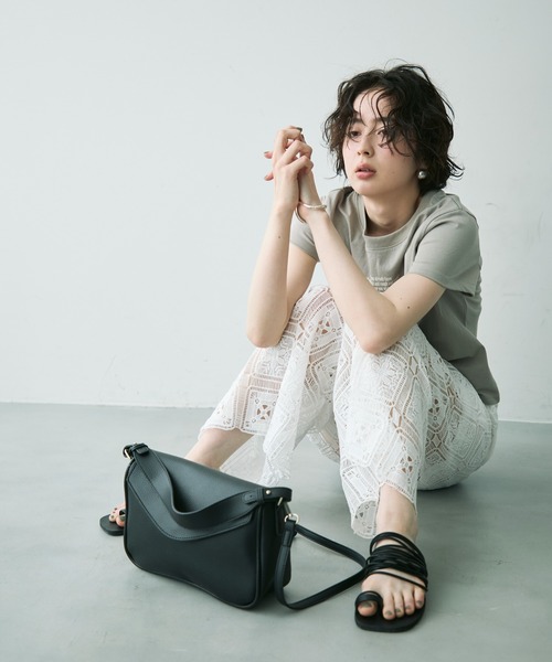 ビーガンレザースクエアフラップバック（ショルダーバッグ）｜Trish