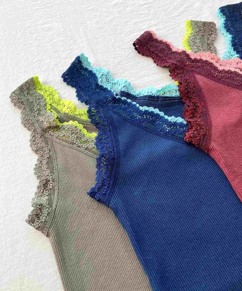 Q（キュー）の「バイカラーテレコタンク（タンクトップ・レディース・チャコールグレー/ライトグレー/マスタード/オリーブ/ネイビー/バーガンディー・MEDIUM）」の17枚目の写真