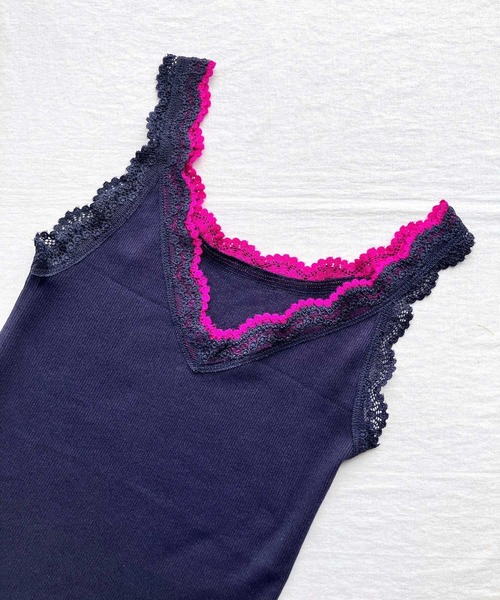 Q（キュー）の「バイカラーテレコタンク（タンクトップ・レディース・チャコールグレー/ライトグレー/マスタード/オリーブ/ネイビー/バーガンディー・MEDIUM）」の18枚目の写真