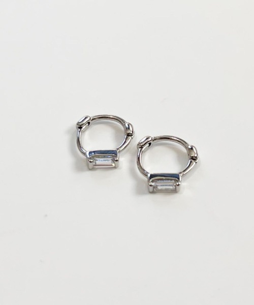 yu-ka(ユーカ)の「YU-KA:スクエアビジュー フープピアス square bijou hoop pierce(ピアス(両耳用)・レディース・シルバー/ゴールド/シルバー系その他・FREE)」の2枚目の写真