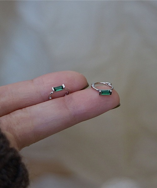 yu-ka(ユーカ)の「YU-KA:スクエアビジュー フープピアス square bijou hoop pierce(ピアス(両耳用)・レディース・シルバー/ゴールド/シルバー系その他・FREE)」の1枚目の写真
