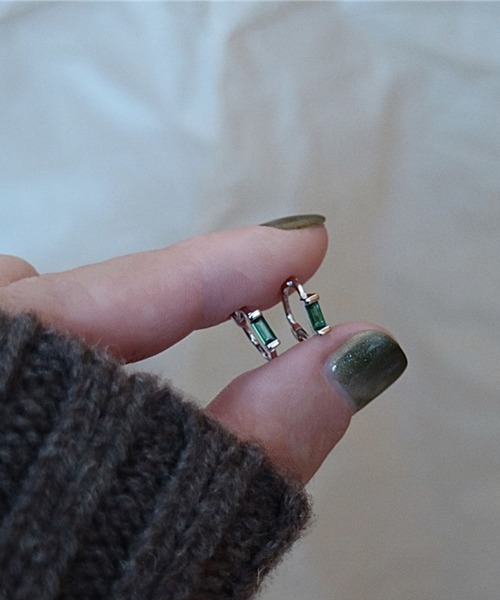 yu-ka(ユーカ)の「YU-KA:スクエアビジュー フープピアス square bijou hoop pierce(ピアス(両耳用)・レディース・シルバー/ゴールド/シルバー系その他・FREE)」の5枚目の写真