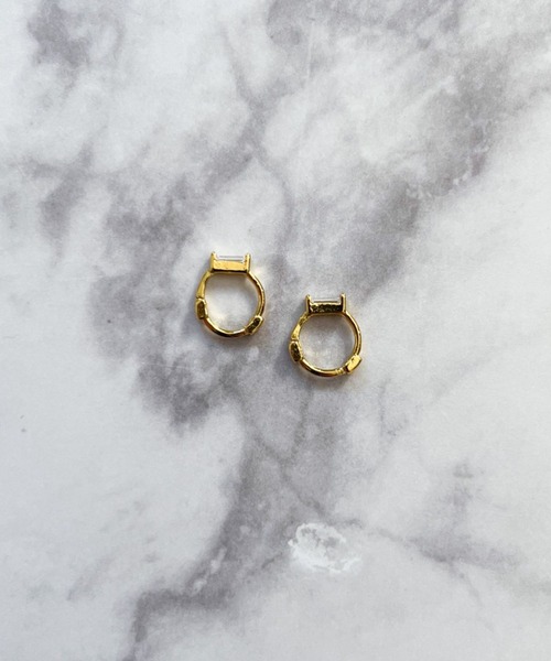 yu-ka(ユーカ)の「YU-KA:スクエアビジュー フープピアス square bijou hoop pierce(ピアス(両耳用)・レディース・シルバー/ゴールド/シルバー系その他・FREE)」の7枚目の写真