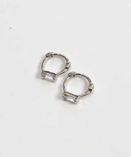 yu-ka(ユーカ)の「YU-KA:スクエアビジュー フープピアス square bijou hoop pierce(ピアス(両耳用)・レディース・シルバー/ゴールド/シルバー系その他・FREE)」の9枚目の写真