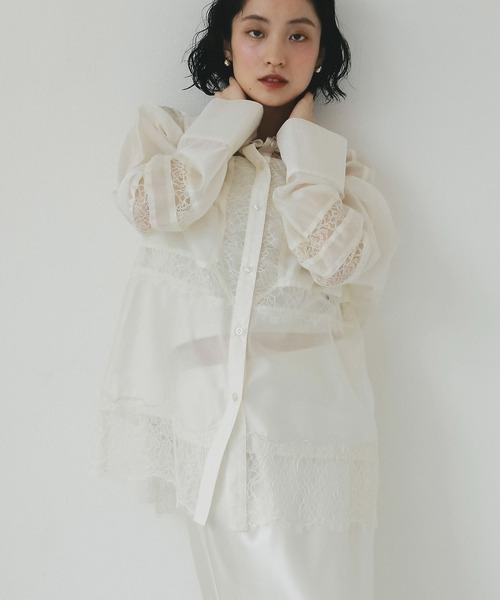 EIMY ISTOIRE（エイミーイストワール）の「レースコンビシアーシャツ（シャツ/ブラウス・レディース・ライトイエロー/サックスブルー/ホワイト・F）」の5枚目の写真