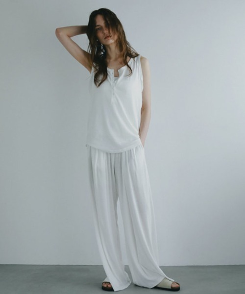 ETRE TOKYO（エトレトウキョウ）の「【再入荷！】ヘンリーネックエアリータンクトップ（Tシャツ/カットソー・レディース・ブラック/ホワイト・FREE）」の5枚目の写真