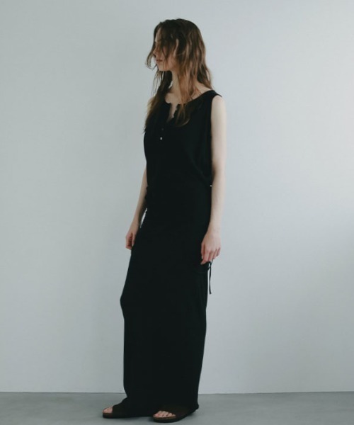 ETRE TOKYO ヘンリーネックエアリータンクトップ　ブラック 再入荷！】ヘンリーネックエアリータンクトップ（Tシャツ