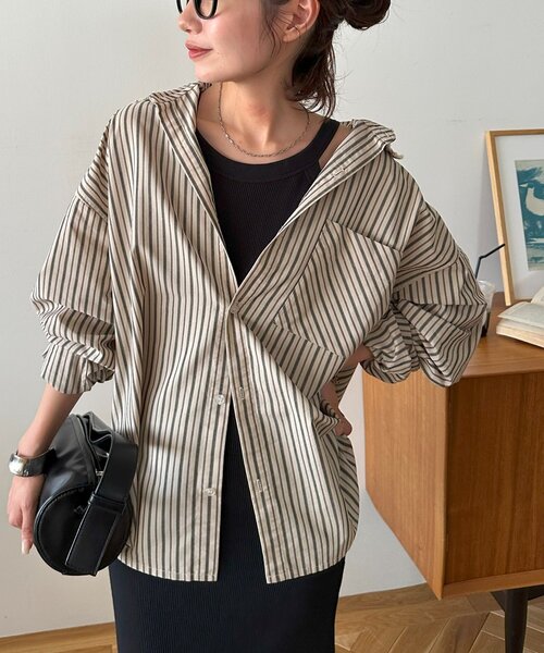 DISCOAT(ディスコート)の「【迷ったらコレ! /ユニセックス】ランダムストライプフリンジオーバーシャツ(シャツ/ブラウス・レディース・ベージュ/サックスブルー/キャメル・FREE)」の2枚目の写真