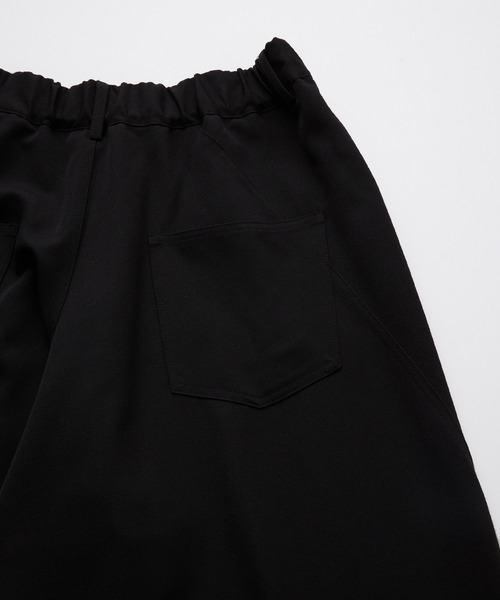 SERACE（セラス）の「【SERACE】Wide drape TR studs curve slacks / ワイドドレープTRスタッズカーブスラックス（スラックス・メンズ・チャコールグレー/ブラック/ホワイト/ダークブラウン・S/L/M）」の15枚目の写真