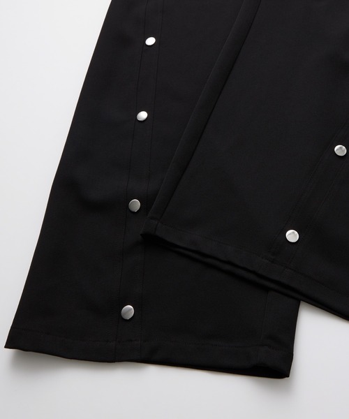 SERACE（セラス）の「【SERACE】Wide drape TR studs curve slacks / ワイドドレープTRスタッズカーブスラックス（スラックス・メンズ・チャコールグレー/ブラック/ホワイト/ダークブラウン・S/L/M）」の5枚目の写真