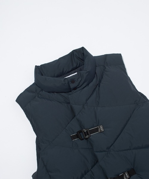 F/CE. （エフシーイー）の「F/CE. RECYCLED DOWN LIFE JACKET VEST / エフシーイー  リサイクルダウンライフジャケットベスト（ダウンベスト・メンズ・パープル/ベージュ/ネイビー/ブラック・LARGE/MEDIUM/SMALL/X-LARGE）」の10枚目の写真