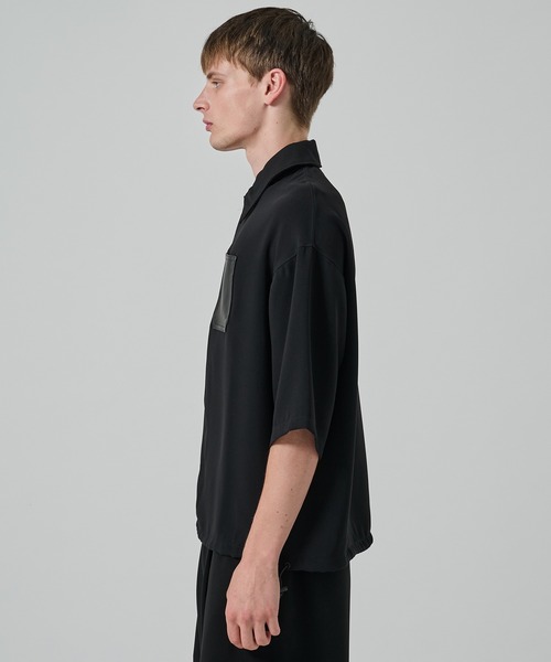 STUDIOUS（ステュディオス）の「SUMMER ESSENTIAL DRAWCORD POLO（ポロシャツ・メンズ・ブラック・1/2）」の7枚目の写真