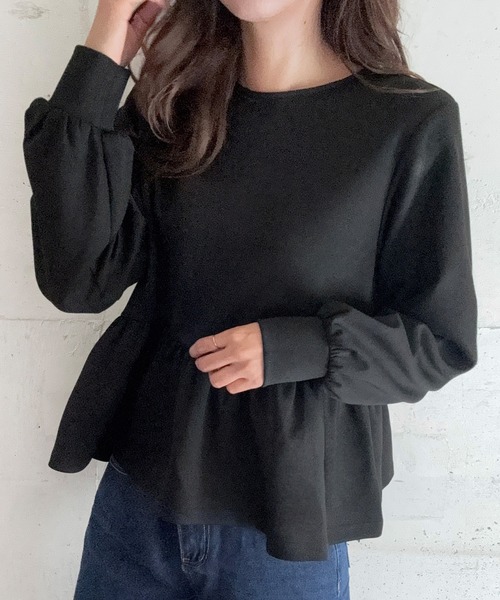 LAUIR(ラウアー)の「裾フリルプルオーバー(スウェット・レディース・アイボリー/ブラック/ダークベージュ・X-LARGE/LARGE/MEDIUM)」の2枚目の写真