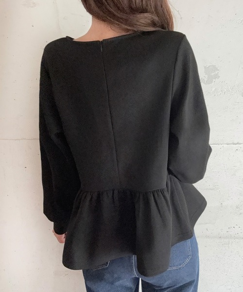 LAUIR(ラウアー)の「裾フリルプルオーバー(スウェット・レディース・アイボリー/ブラック/ダークベージュ・X-LARGE/LARGE/MEDIUM)」の7枚目の写真