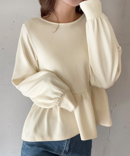 LAUIR(ラウアー)の「裾フリルプルオーバー(スウェット・レディース・アイボリー/ブラック/ダークベージュ・X-LARGE/LARGE/MEDIUM)」の8枚目の写真