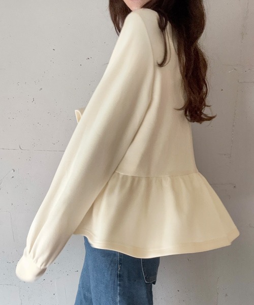LAUIR(ラウアー)の「裾フリルプルオーバー(スウェット・レディース・アイボリー/ブラック/ダークベージュ・X-LARGE/LARGE/MEDIUM)」の9枚目の写真