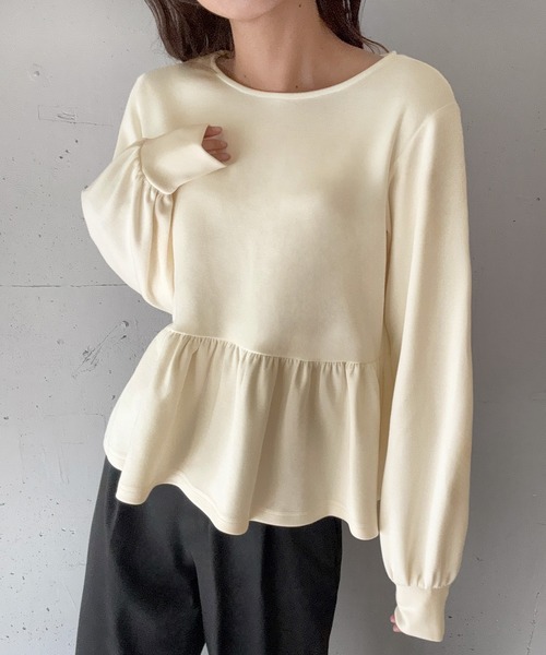 LAUIR(ラウアー)の「裾フリルプルオーバー(スウェット・レディース・アイボリー/ブラック/ダークベージュ・X-LARGE/LARGE/MEDIUM)」の11枚目の写真
