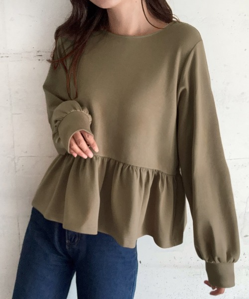 LAUIR(ラウアー)の「裾フリルプルオーバー(スウェット・レディース・アイボリー/ブラック/ダークベージュ・X-LARGE/LARGE/MEDIUM)」の12枚目の写真